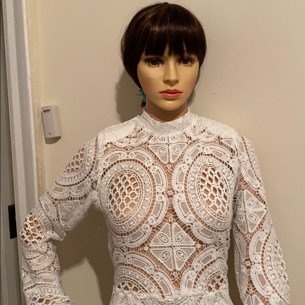 White lace dress - Picture 5 of 16